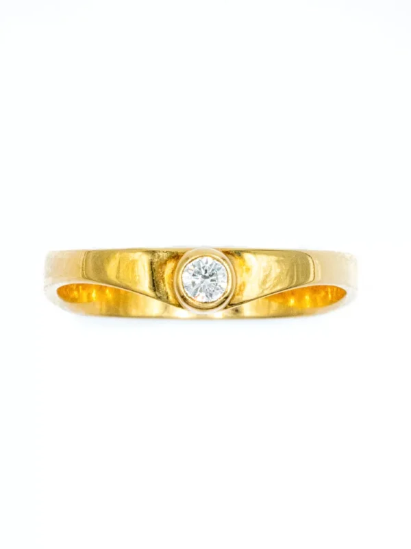 Ring Bezel Solitare Yellow gold Diamond RING