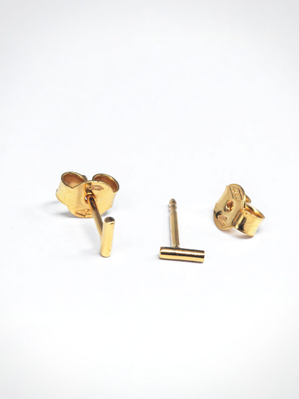 GOLD EARRINGS DIES F:750 W:0.86G