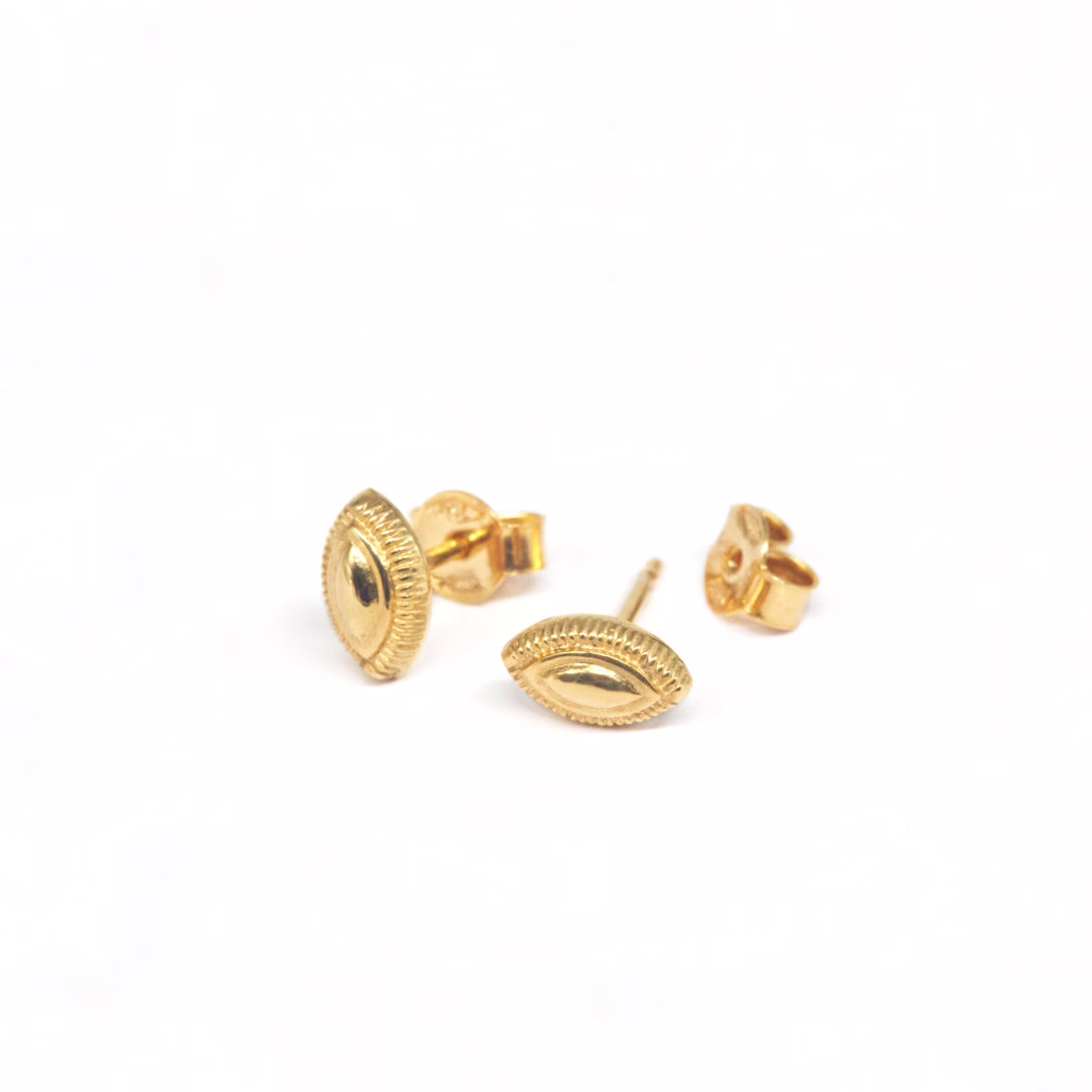 Earrings - yellow gold oval shape