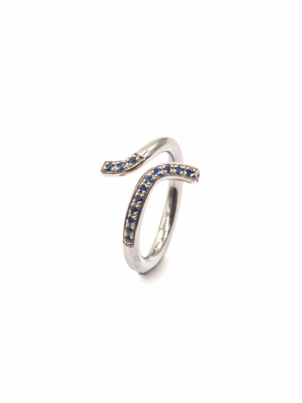 Ring - silver titanium with blue sapphire