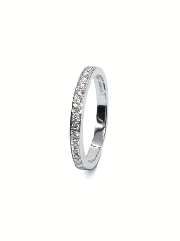 Ring – Classic Diamond Band in White Gold