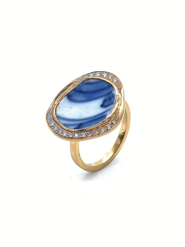 Porcelain W: 0.81 Gold W: 4.78 Diamond W: 12*0.08 ct F:750