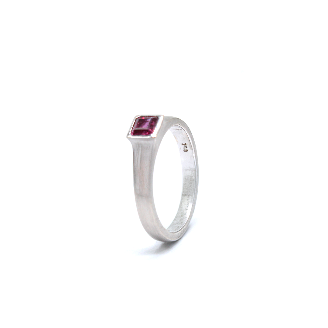 Ring - Paradox Garnet