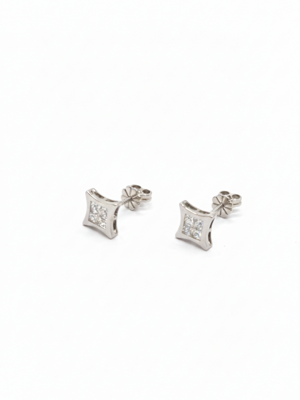 DIAM:0.76CT W:0.76G F:750 WG EARRING