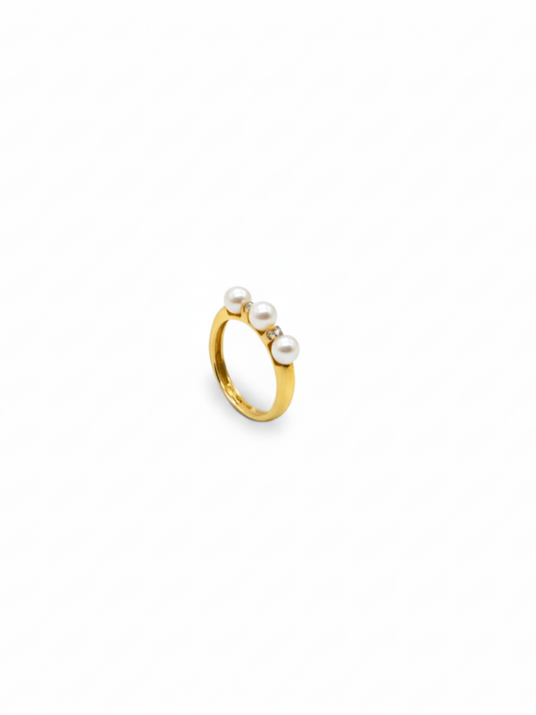 W:2.67G PEARLS 4.5mmx 3 DIAM:2x0.03ct F:750 RING YELLOW GOLD
