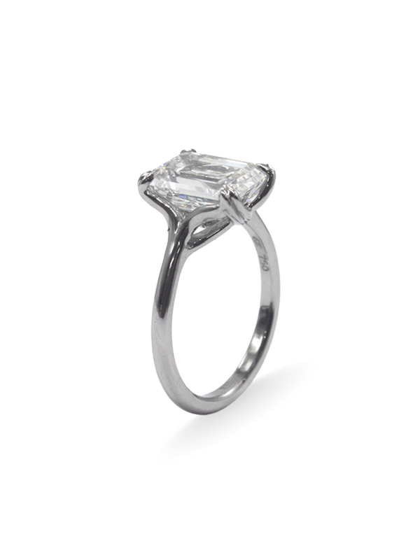 WHITE GOLD W:3.78g Lab Diam: 4.05ct